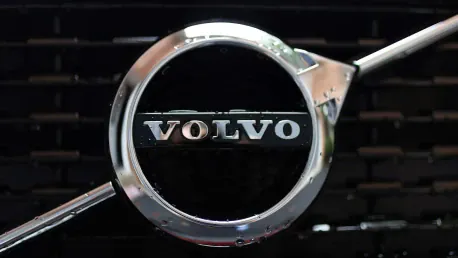 ¿Cómo enfrenta Volvo la transición a autos eléctricos y la volatilidad global?